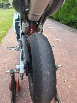 Honda NSF 100 - Moto Deportiva