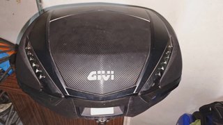 Baúl Givi V47 NN Negro