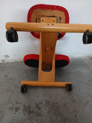 Silla ergonómica con ruedas