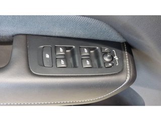 Volvo XC60 Recharge R-Design 2.0 T6 AWD Auto