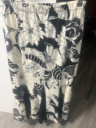 Falda larga estampada floral talla M