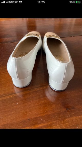 Scarpa bassa beige e panna Salvatore Ferragamo
