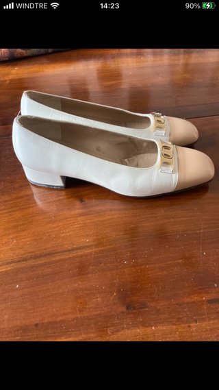 Scarpa bassa beige e panna Salvatore Ferragamo