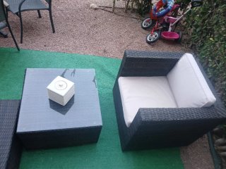 Conjunto sillón y mesa exterior ratán