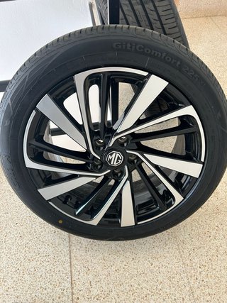 Llantas MG 18 + Neumáticos GitiComfort 225 V1 5x12