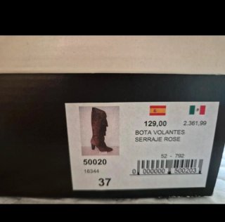 Stivali rosa con volant