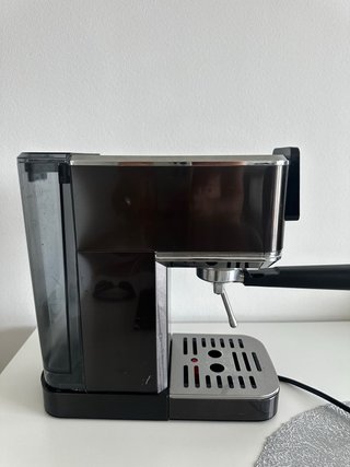 Cafetera Express Cecotec con vaporizador