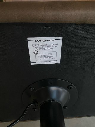 Mesa y 4 Sillas Altas