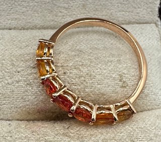 Anillo Oro Rosa 18 kt con zafiros