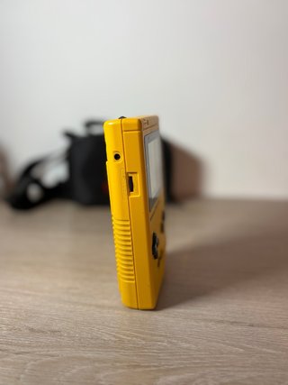 Nintendo Game Boy Amarillo + Bolso