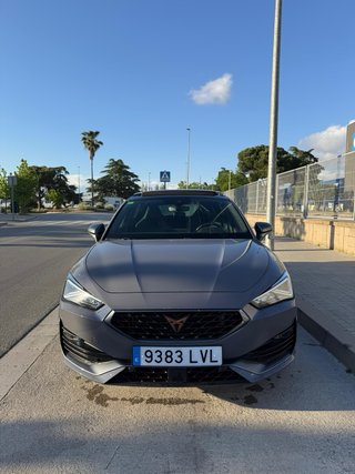 Coche Cupra Gris