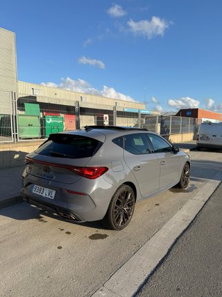 Coche Cupra Gris