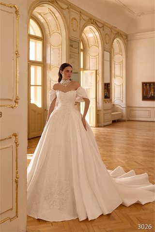 Abito da sposa giovanile. A partire da 1190€