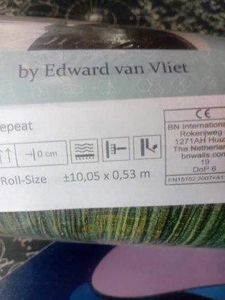 Rollo de papel pintado diseño geométrico
