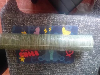 Rollo de papel pintado diseño geométrico