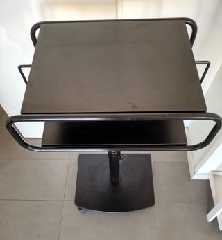 Mesa TV giratoria y altura regulable