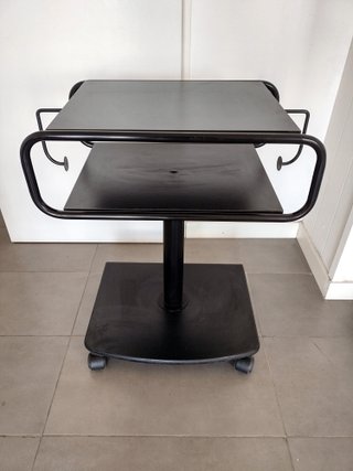 Mesa TV giratoria y altura regulable