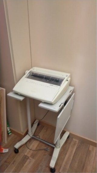 Mesa oficina modular y armarios