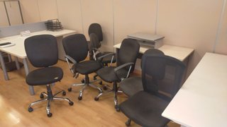 Mesa oficina modular y armarios
