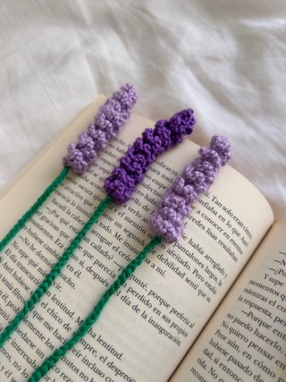 Marcapaginas flor lavanda crochet decoracion libro
