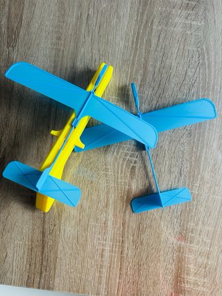 Pistola Lanzadora Aviones colores diferentes