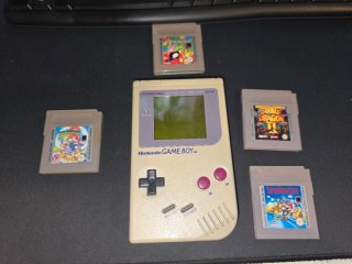 Nintendo Game Boy con 4 juegos