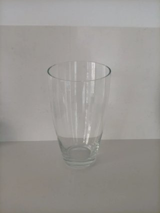 Jarrón de cristal transparente