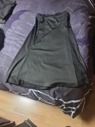 Vestido gótico con cremallera y hebillas