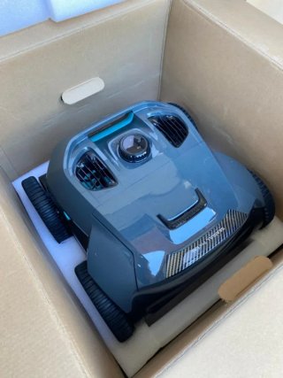 Robot Limpiafondos Aiper Piscina Fondo y Paredes