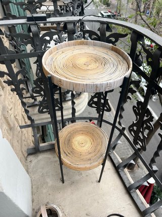 Mesa auxiliar ratán con 2 faroles