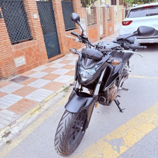 Honda CB500 Negra y Dorada