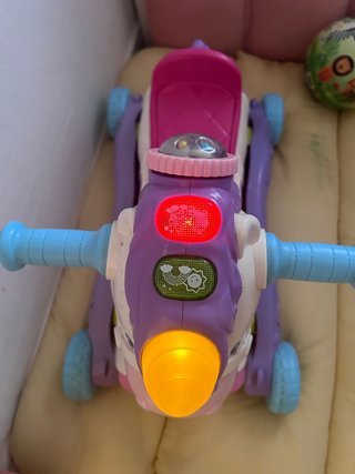 Patinete/correpasillos unicornio musical