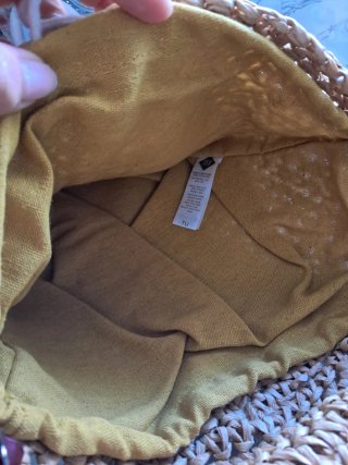 Mochila de rafia con flores