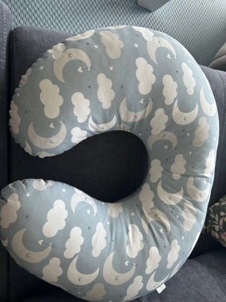 Cojín de lactancia nubes y lunas