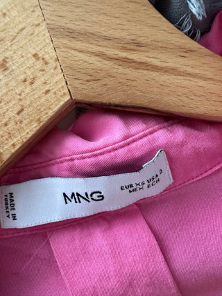 Blusa MNG rosa sin mangas