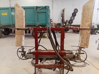 Barra herbicida hidráulica