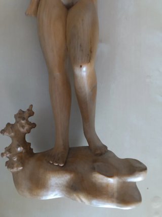 Figura de madera mujer desnuda