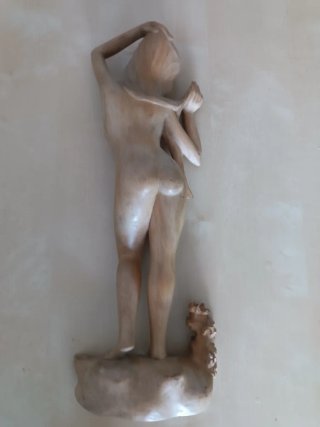 Figura de madera mujer desnuda