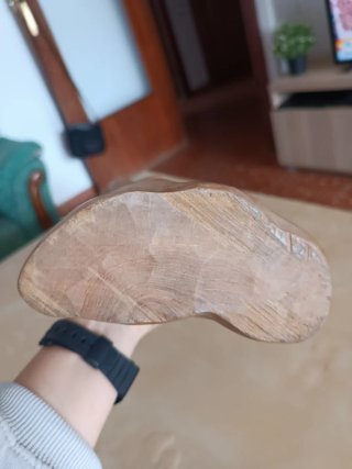 Figura de madera mujer desnuda