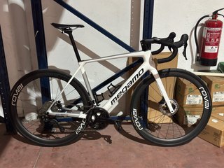 Ruedas carbono Carretera Roval 40mm de perfil.