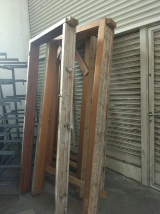 Marc de fusta per a porta