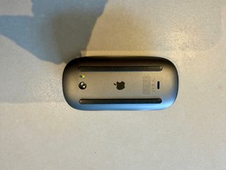Apple Magic Mouse 2 Negro  Cargador lightning
