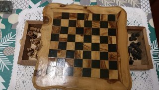 Juego de ajedrez de madera!Mide 27x27 cms