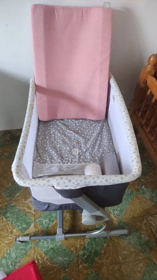 Cuna de viaje con cambiador y colchoneta
