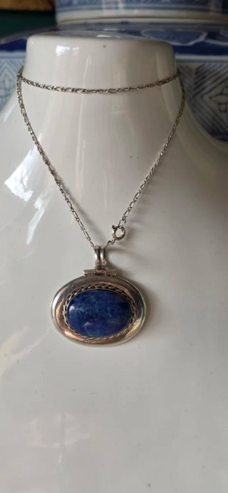 Gargantilla de plata y piedra sodalita