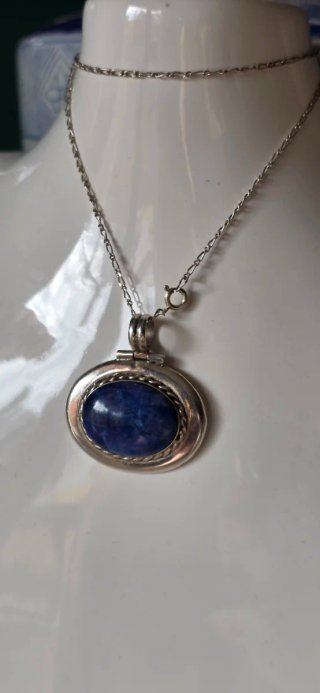 Gargantilla de plata y piedra sodalita