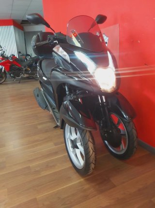 Yamaha Tricity 125 Negra
