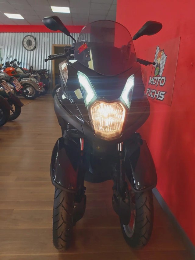 Yamaha Tricity 125 Negra