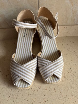 Sandalias cuña Koa Lee beige talla 37