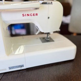 Máquina de coser y bordar Singer Futura